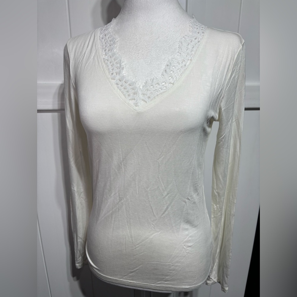 NWT Mystree off white/cream lace top